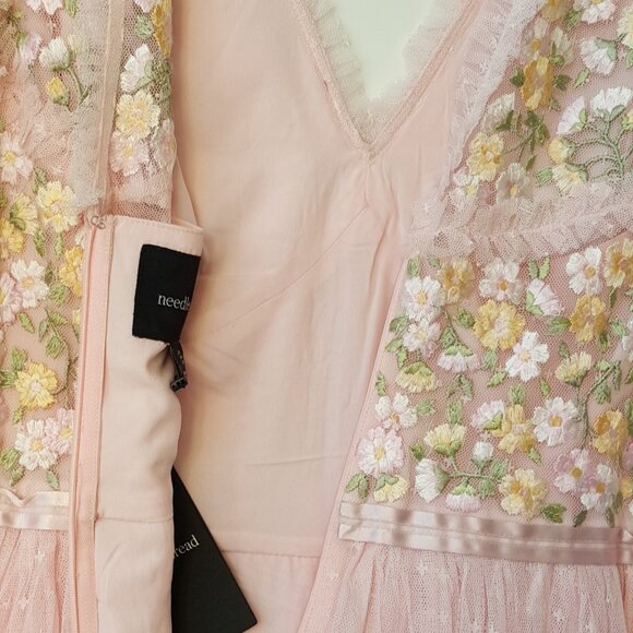 Needle & Thread ! Wildflower Ditsy Embroidered Tulle Gown (US16) - Picture 4 of 17